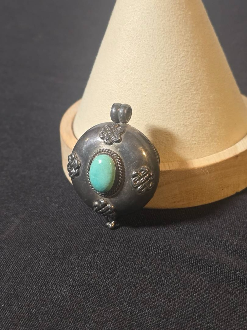 Sterling Silver Turquoise Oval Pendant Necklace